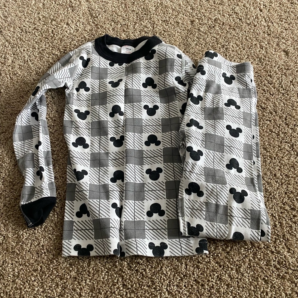 Hanna Andersson Disney pajamas